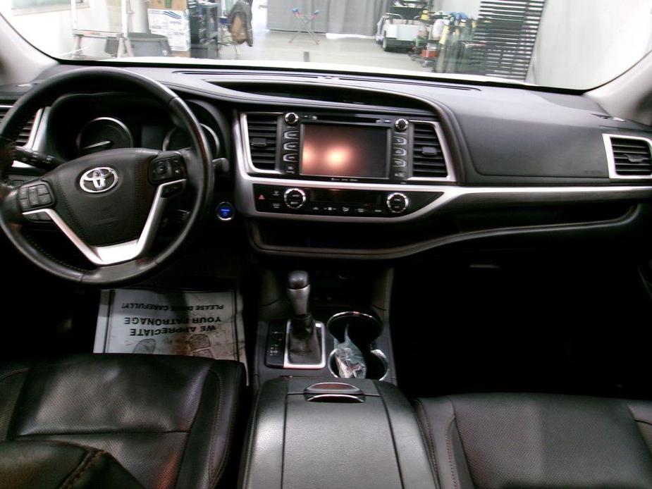 used 2018 Toyota Highlander Hybrid car, priced at $24,177