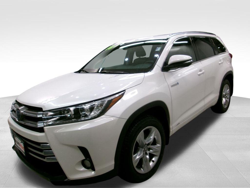 used 2018 Toyota Highlander Hybrid car, priced at $24,177