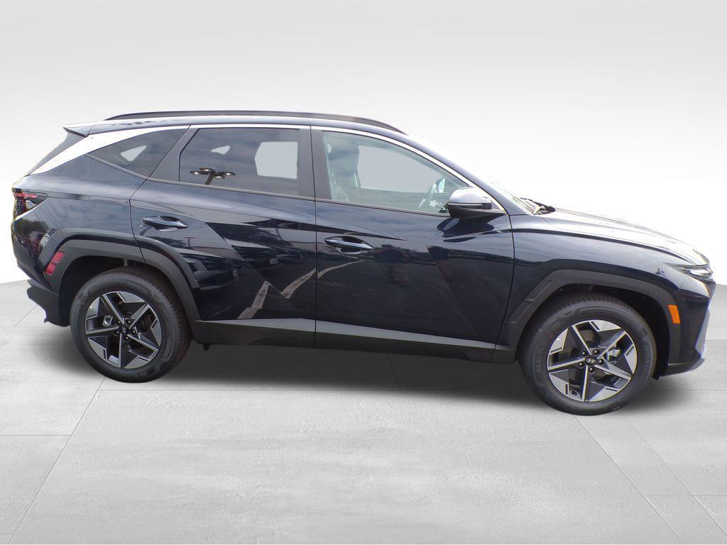 new 2025 Hyundai TUCSON Hybrid car, priced at $36,026