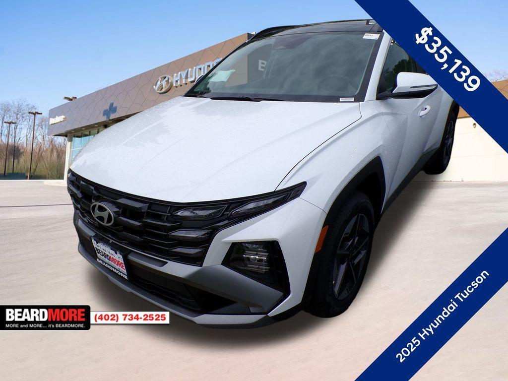 new 2025 Hyundai TUCSON Hybrid car, priced at $35,139