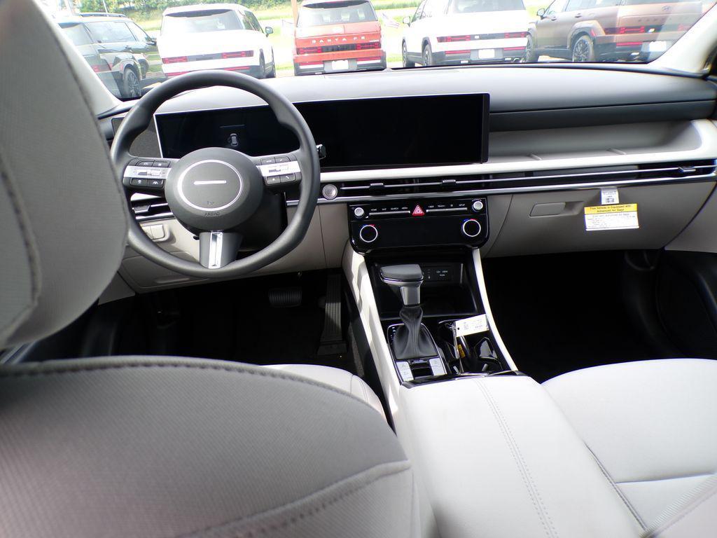 new 2025 Hyundai Tucson car, priced at $31,576