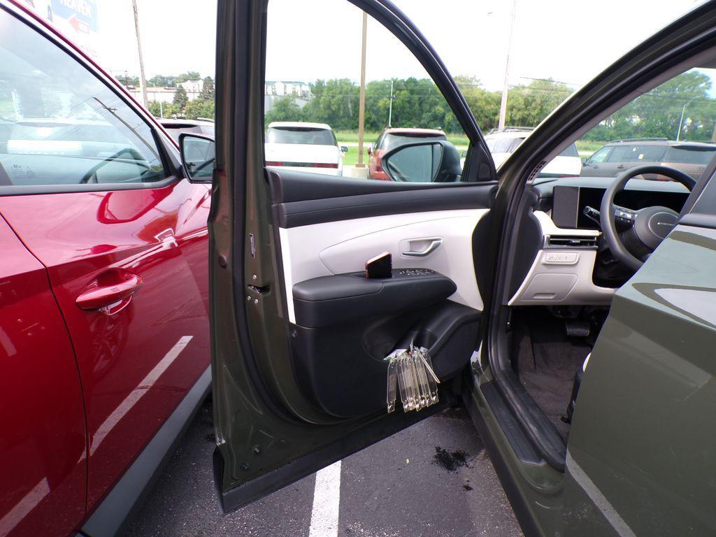 new 2025 Hyundai Tucson car, priced at $31,576