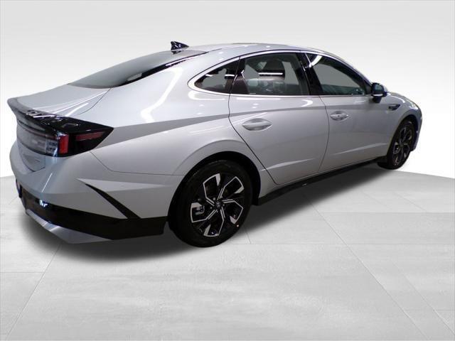 new 2025 Hyundai Sonata car, priced at $28,983