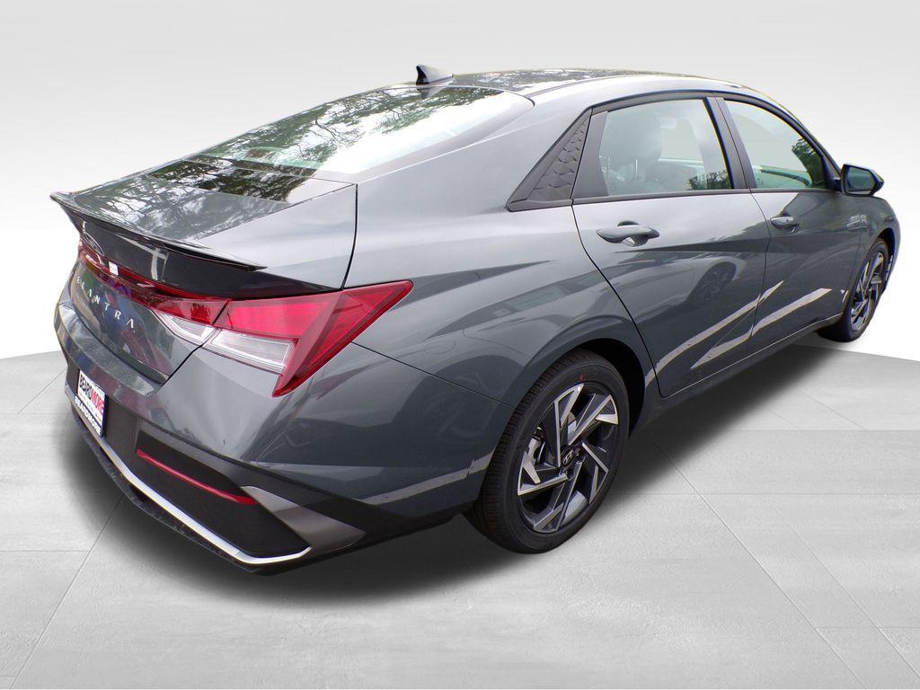 new 2025 Hyundai Elantra car, priced at $23,113