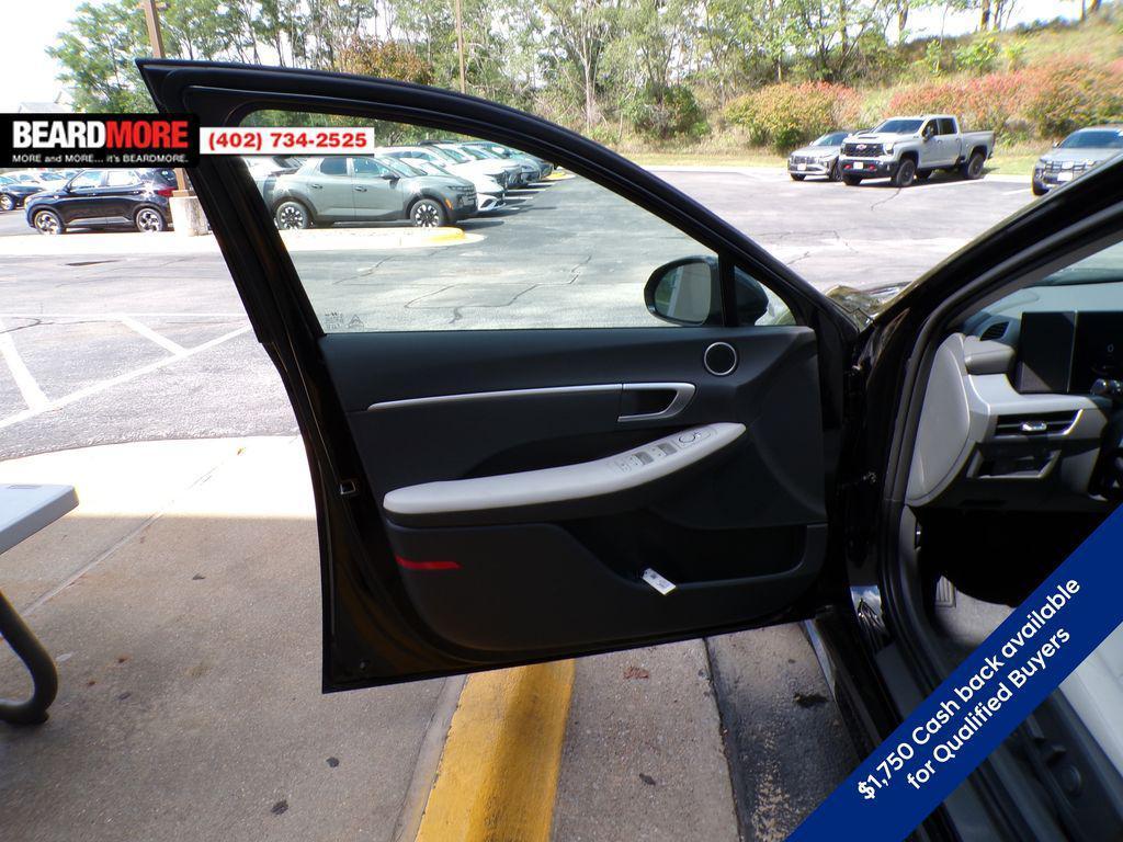 new 2025 Hyundai Sonata car, priced at $29,801