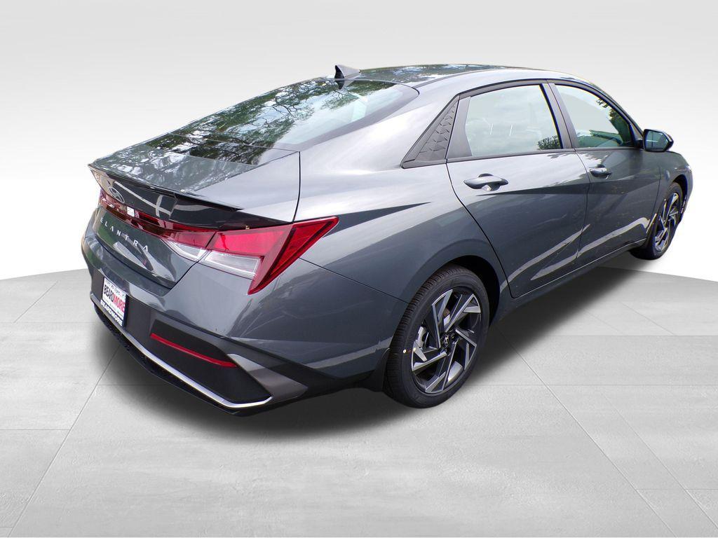 new 2025 Hyundai Elantra car, priced at $23,061