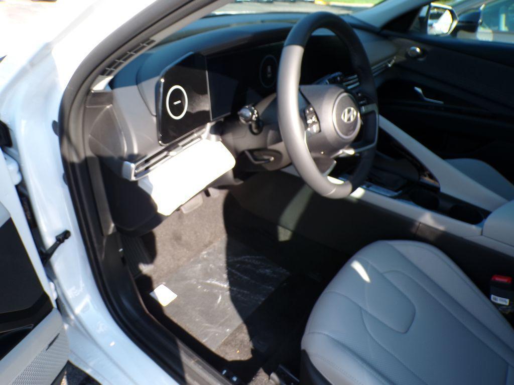 new 2025 Hyundai Elantra car, priced at $26,984