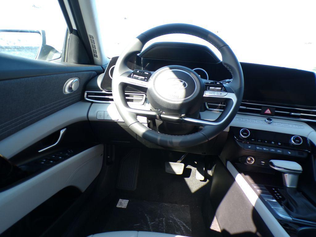new 2025 Hyundai Elantra car, priced at $26,984