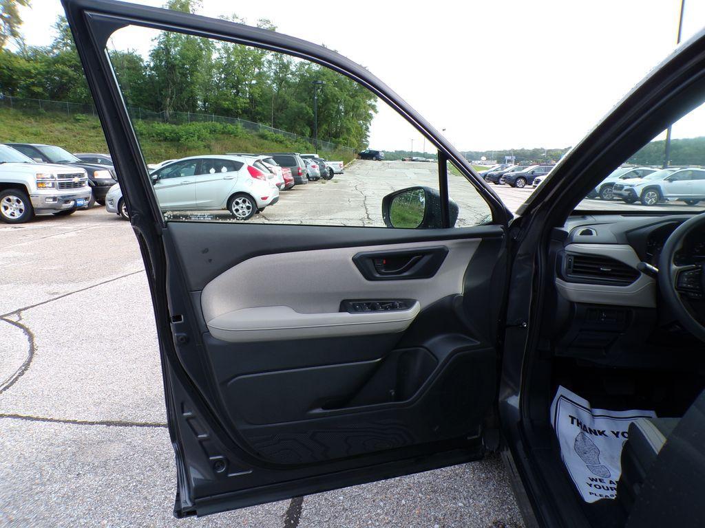 used 2025 Subaru Forester car, priced at $28,277
