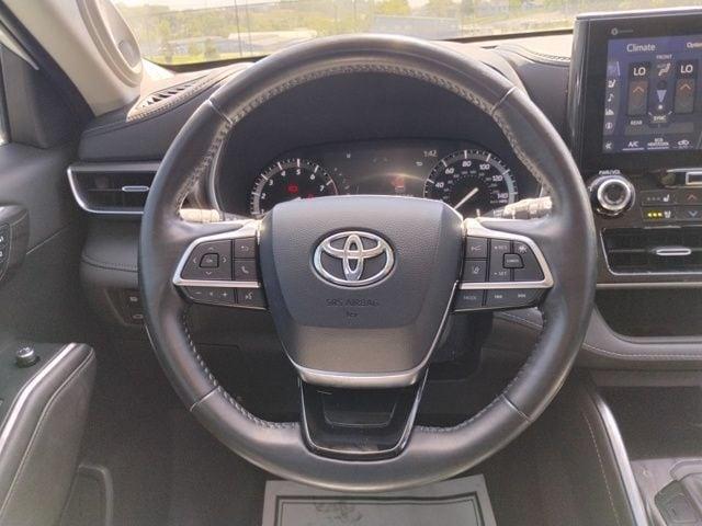 used 2021 Toyota Highlander car, priced at $36,977