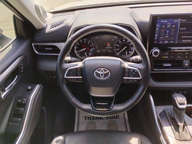 used 2021 Toyota Highlander car, priced at $36,977