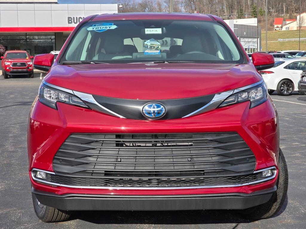 used 2024 Toyota Sienna car, priced at $88,615