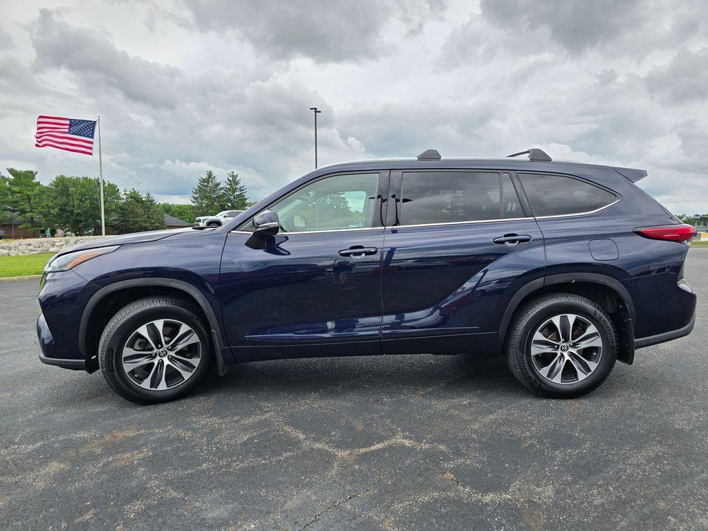 used 2022 Toyota Highlander car, priced at $35,675