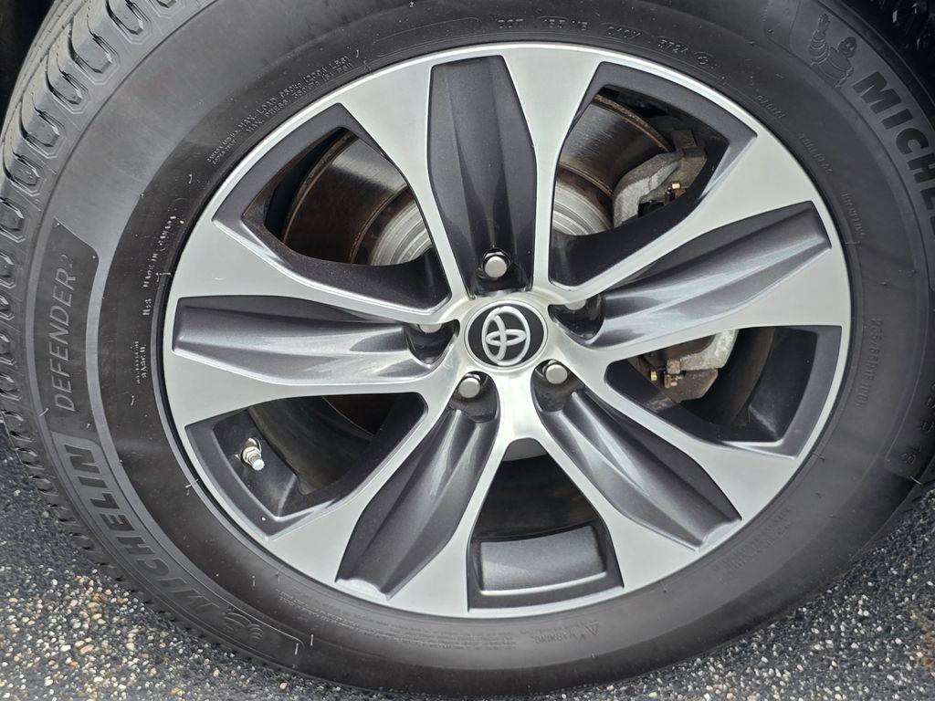 used 2022 Toyota Highlander car, priced at $35,675