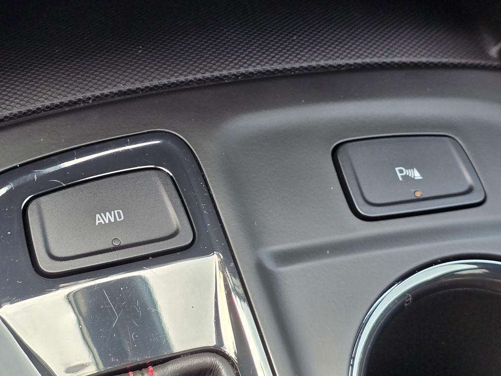 used 2024 Chevrolet Equinox car, priced at $29,999