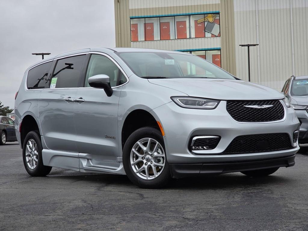 used 2023 Chrysler Pacifica car, priced at $57,977