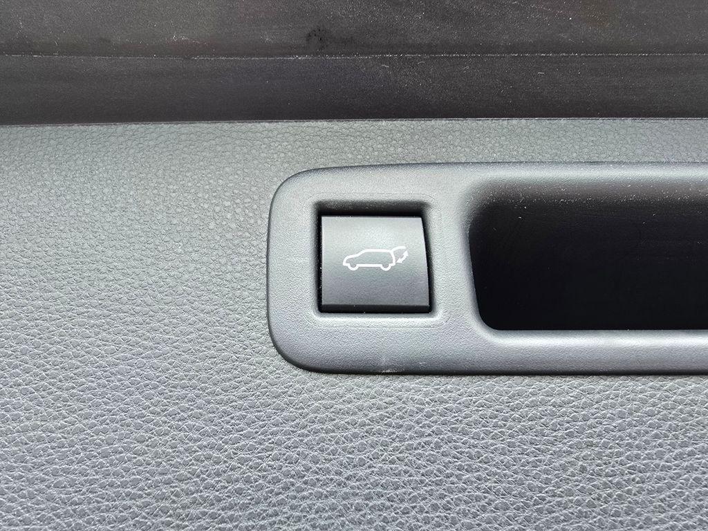 used 2024 Toyota Highlander car, priced at $35,777