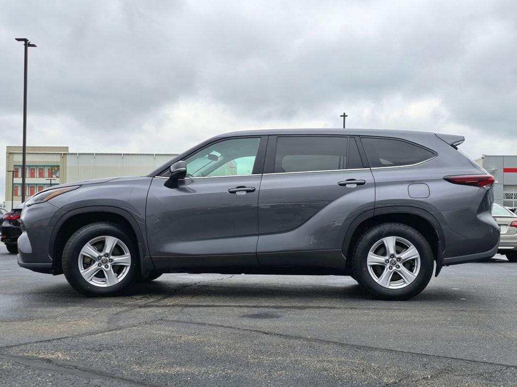 used 2024 Toyota Highlander car, priced at $35,777