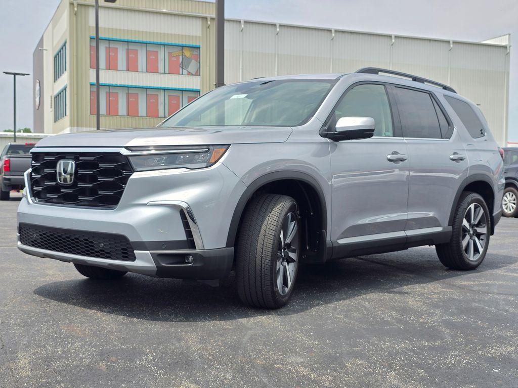 used 2024 Honda Pilot car, priced at $43,438