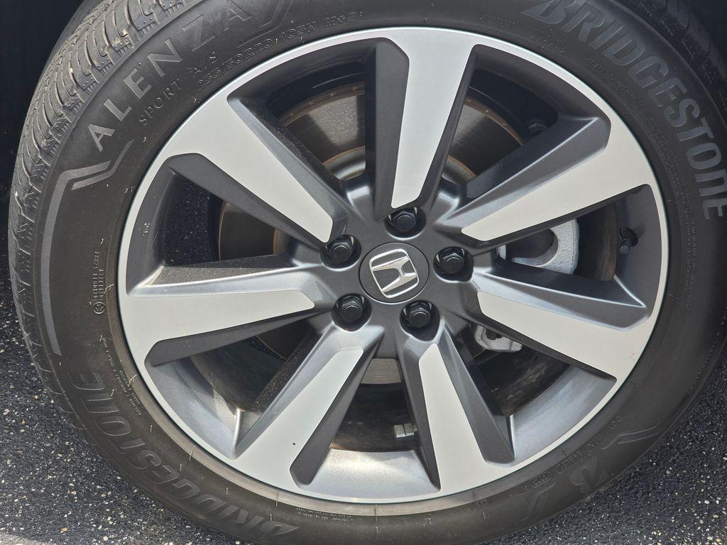 used 2024 Honda Pilot car, priced at $43,438
