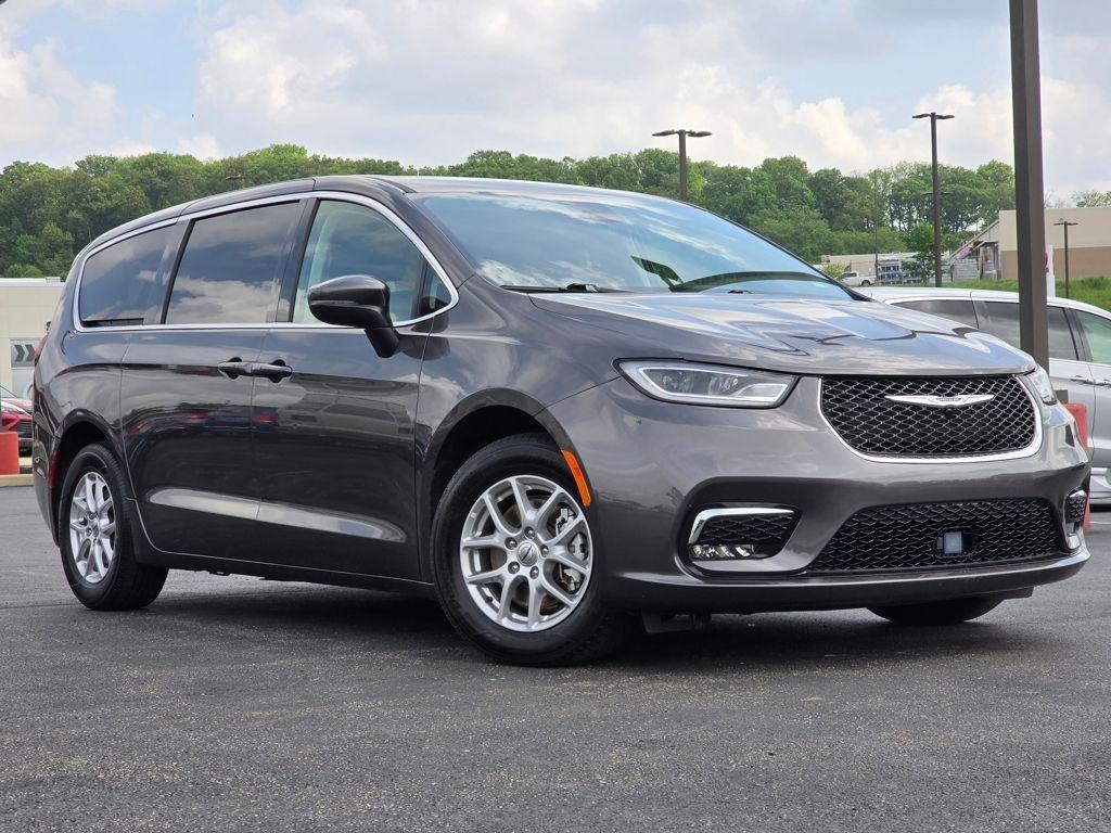 used 2023 Chrysler Pacifica car, priced at $24,999