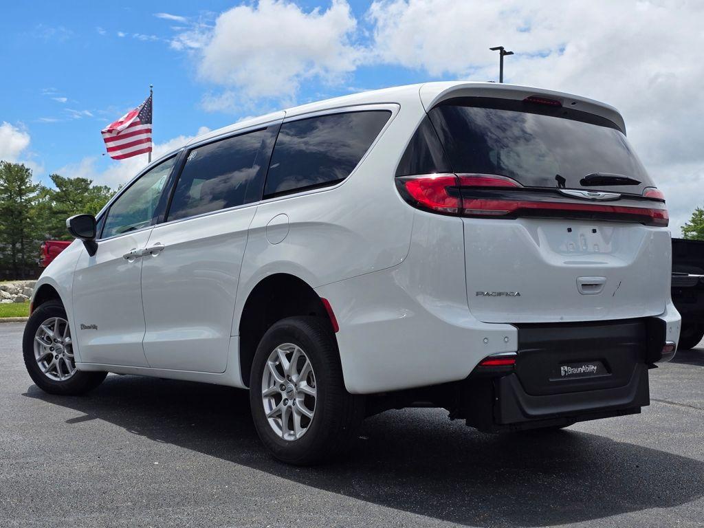 used 2023 Chrysler Pacifica car, priced at $51,995