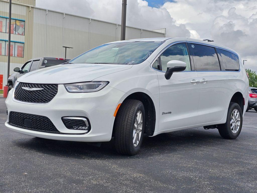 used 2023 Chrysler Pacifica car, priced at $51,995
