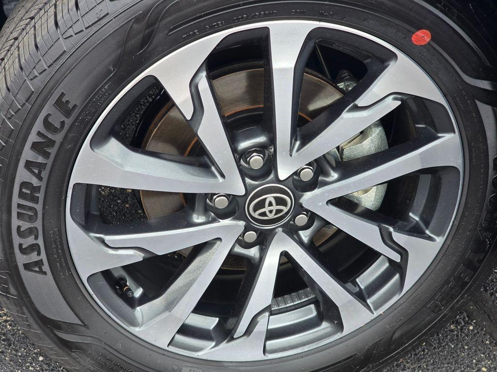 new 2025 Toyota Corolla Cross car, priced at $33,189