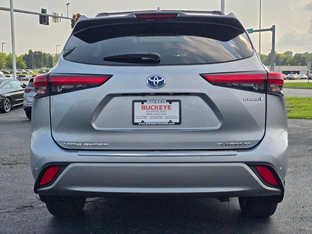 used 2022 Toyota Highlander Hybrid car, priced at $39,996