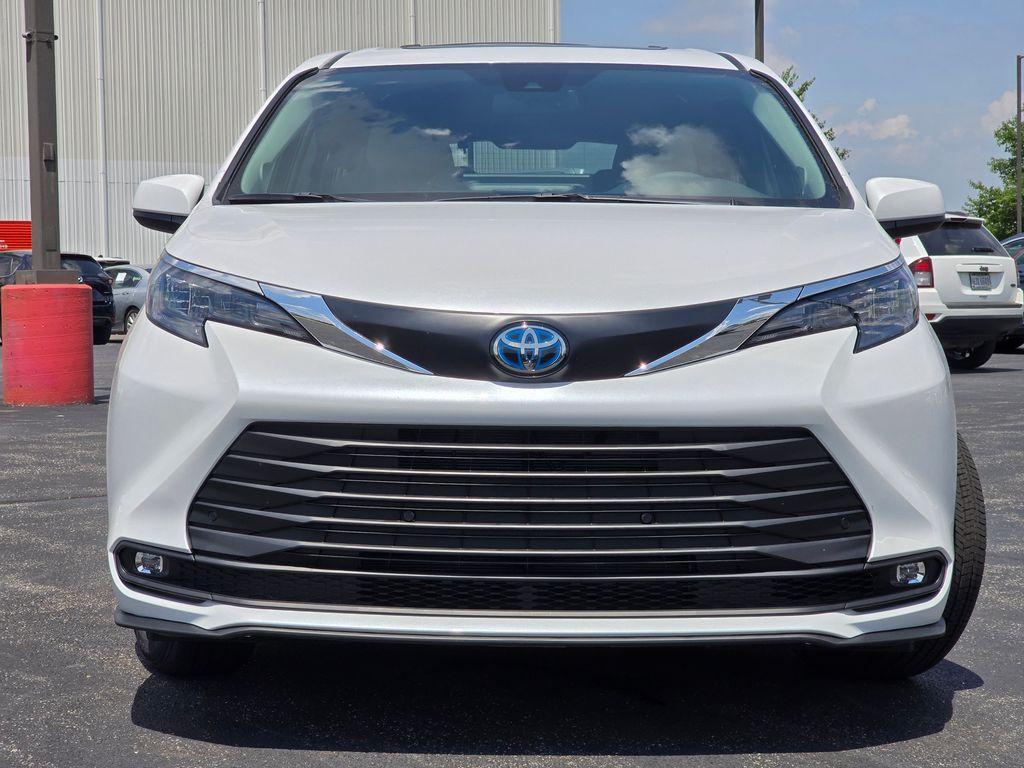 new 2025 Toyota Sienna car, priced at $50,150