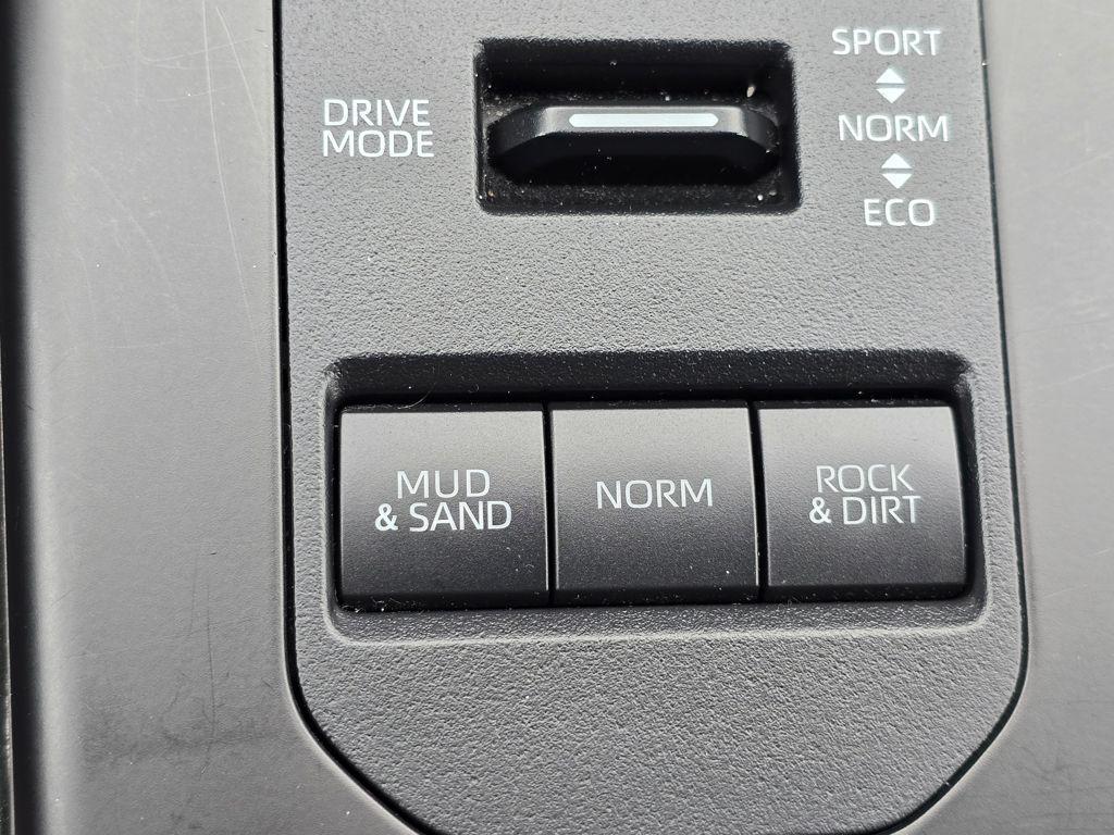 used 2024 Toyota Highlander car, priced at $39,999