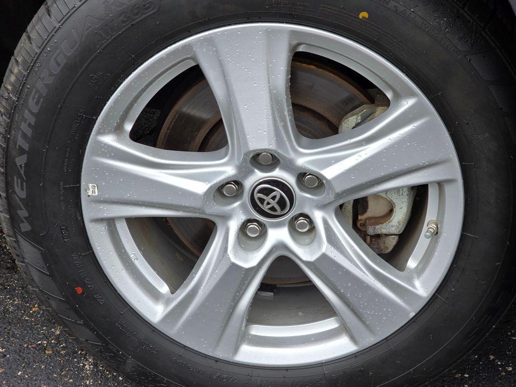 used 2024 Toyota Highlander car, priced at $39,999
