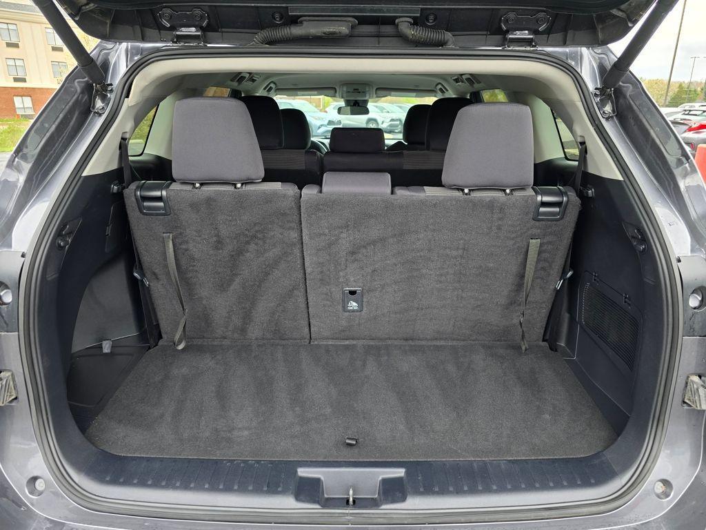 used 2024 Toyota Highlander car, priced at $39,999