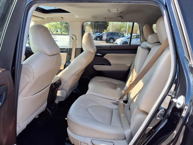 used 2022 Toyota Highlander Hybrid car, priced at $38,706