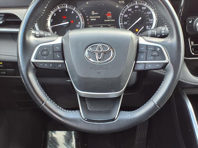 used 2022 Toyota Highlander car, priced at $42,247