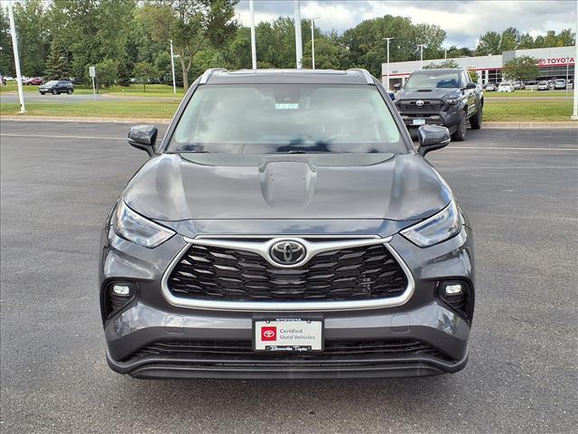 used 2022 Toyota Highlander car, priced at $42,247