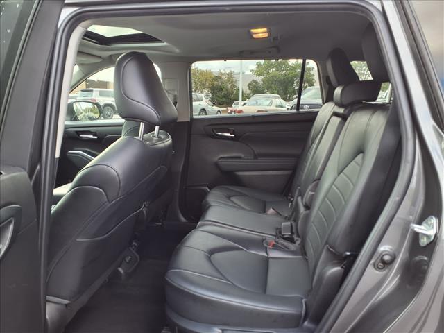 used 2022 Toyota Highlander car, priced at $42,247