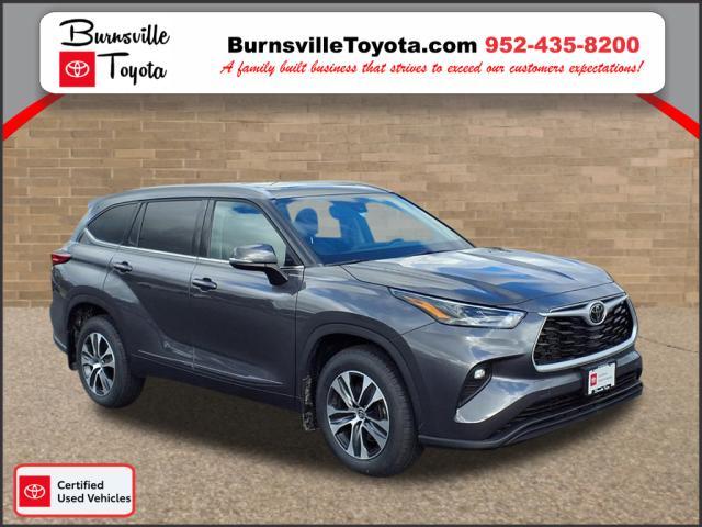 used 2022 Toyota Highlander car, priced at $42,247