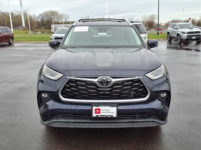 used 2022 Toyota Highlander car, priced at $42,122