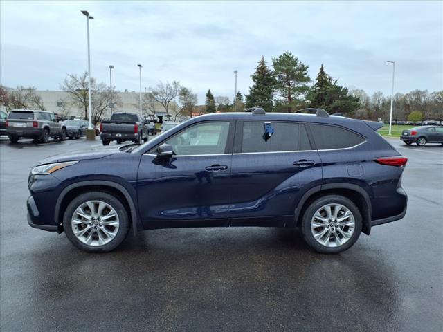 used 2022 Toyota Highlander car, priced at $42,122