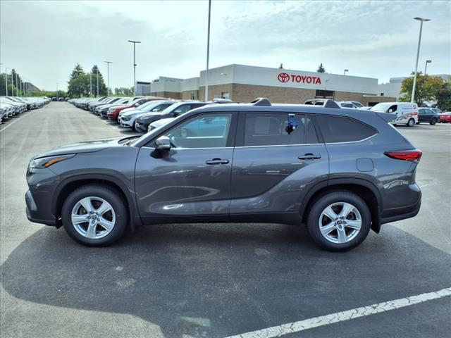 used 2022 Toyota Highlander car, priced at $38,190