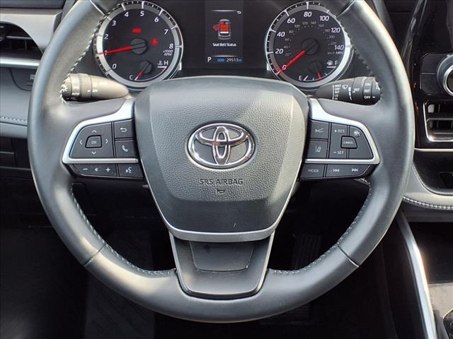 used 2022 Toyota Highlander car, priced at $38,190