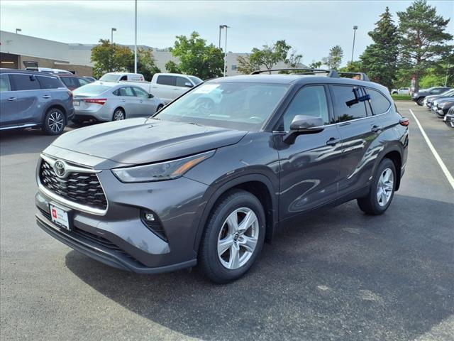 used 2022 Toyota Highlander car, priced at $38,190