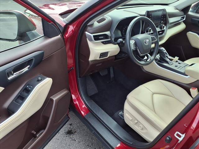 used 2021 Toyota Highlander car, priced at $40,922