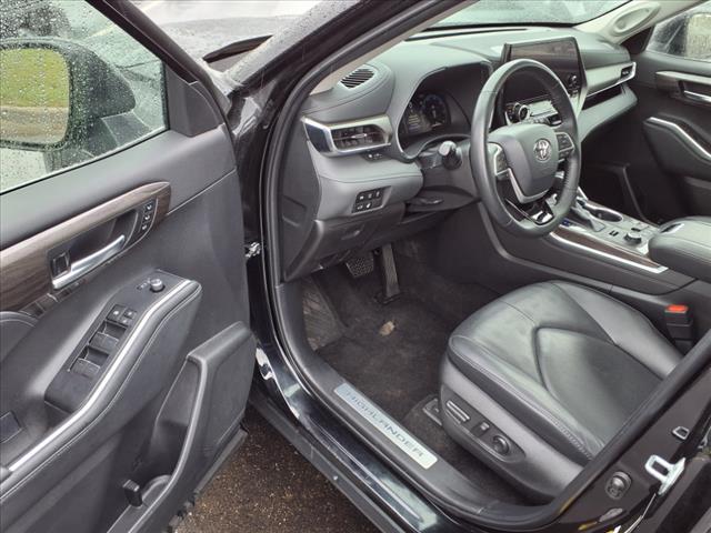 used 2024 Toyota Highlander car, priced at $46,239