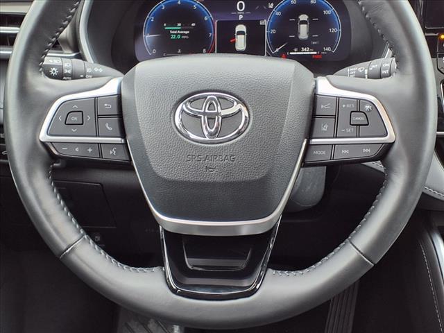 used 2024 Toyota Highlander car, priced at $46,239