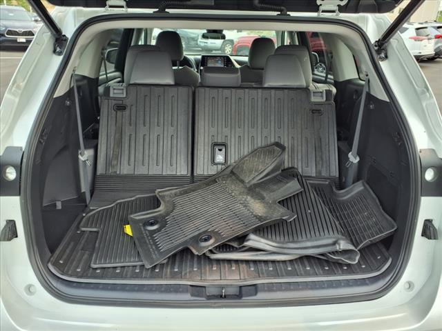 used 2022 Toyota Highlander car, priced at $37,897