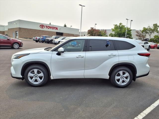 used 2022 Toyota Highlander car, priced at $37,897