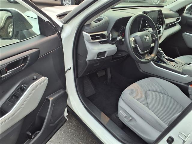 used 2022 Toyota Highlander car, priced at $37,897
