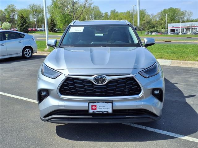 used 2022 Toyota Highlander car, priced at $41,407